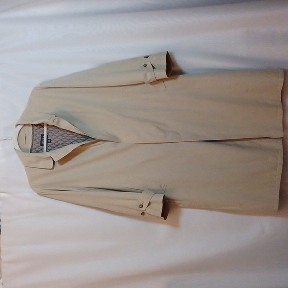 BROOKS 346 Tan Color Men's Trench Coat. Size 44R - Picture 2 of 16